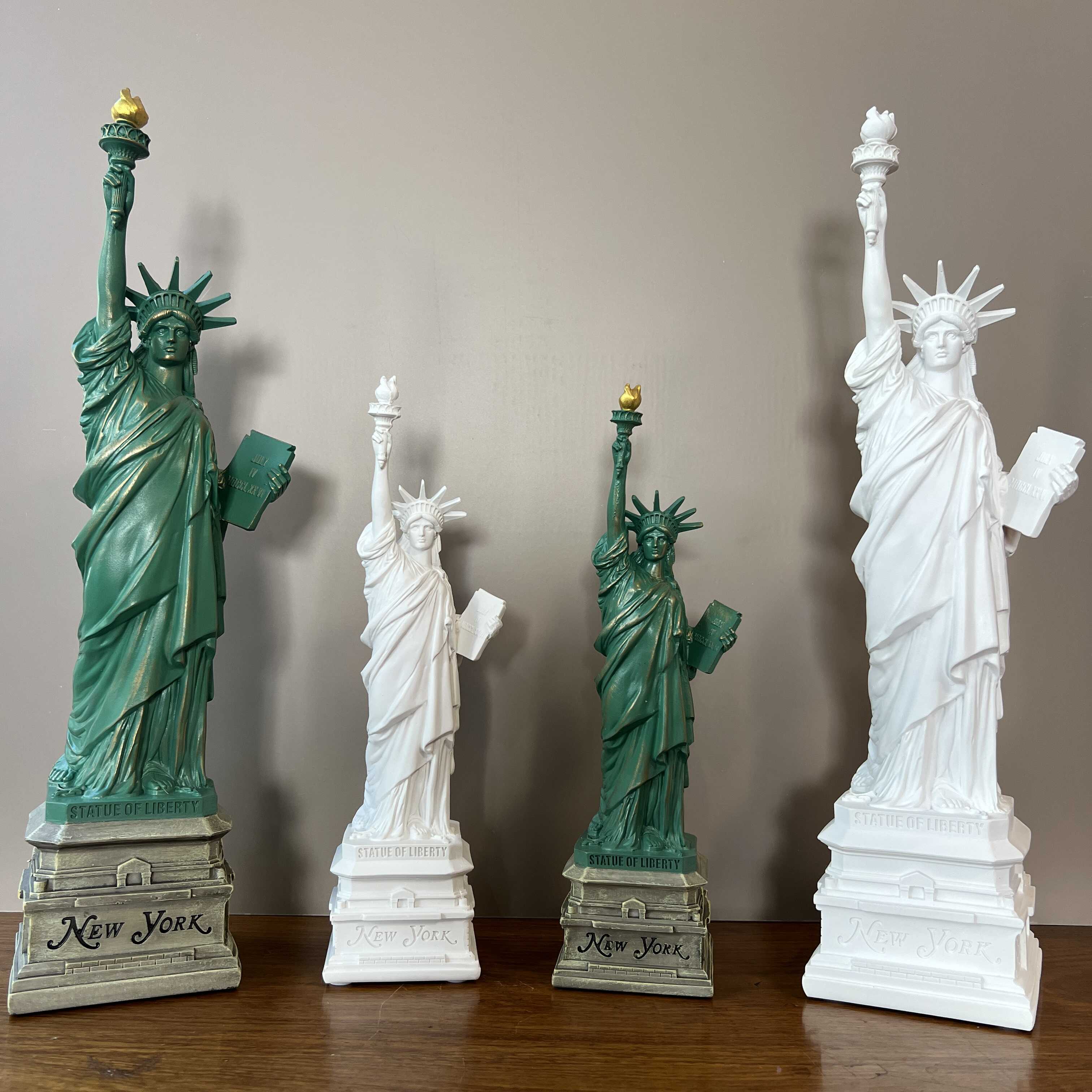 Interior Design Apartment - YuryFvna Statue of Liberty Model Desk