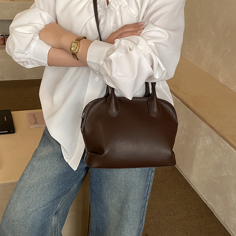 MOODS Vintage Top-handle Bags  - Interior Design Trends 2026 ulasan dan harga